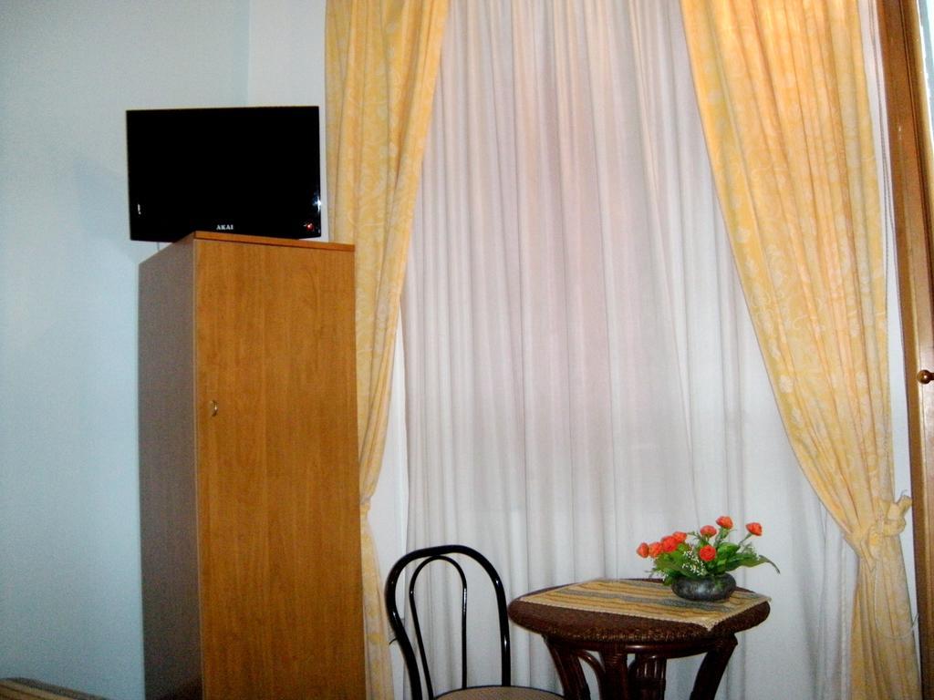 Hotel La Calabrese Isola Di Capo Rizzuto Room photo